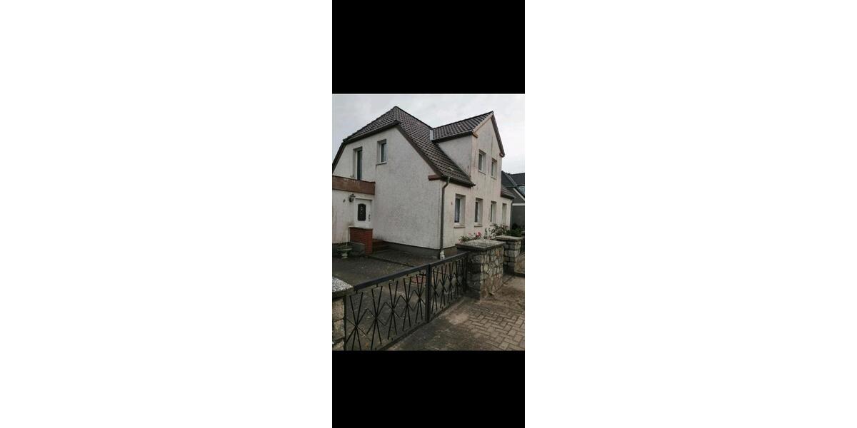 Einfamilienhaus Grimmen - 7 Zimmer, 130 m&sup2;, 160.000&euro; | Angebot:26415138