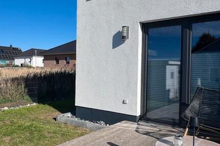Haus Samtens - 5 Zimmer, 135 m&sup2;, 1.350&euro; | Angebot:27674528