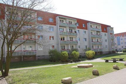 Wohnung Gützkow - 3 Zimmer, 68 m&sup2;, 546&euro; | Angebot:26177781
