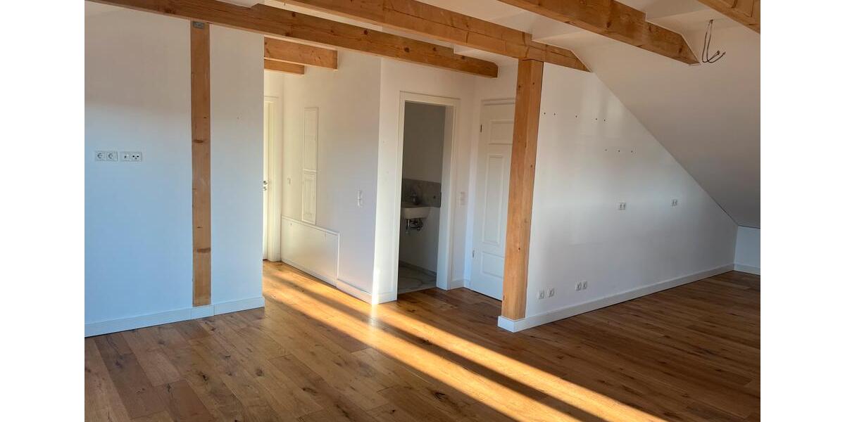Dachgeschoßwohnung Putbus - 3 Zimmer, 104 m&sup2;, 1.250&euro; | Angebot:23246235