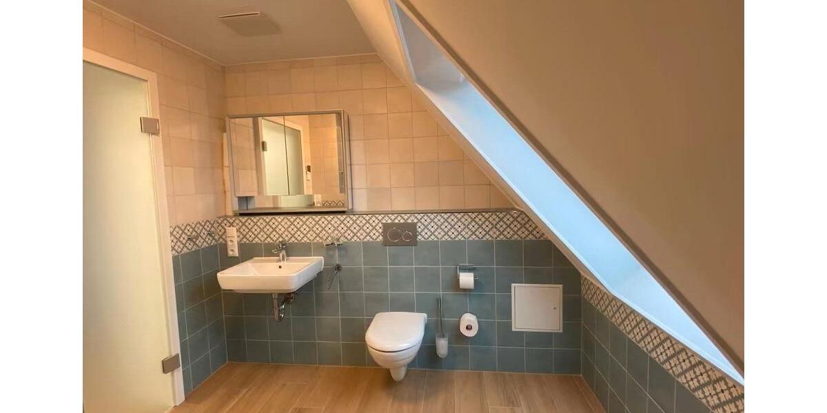 Dachgeschoßwohnung Greifswald - 4 Zimmer, 94 m&sup2;, 1.100&euro; | Angebot:26512023