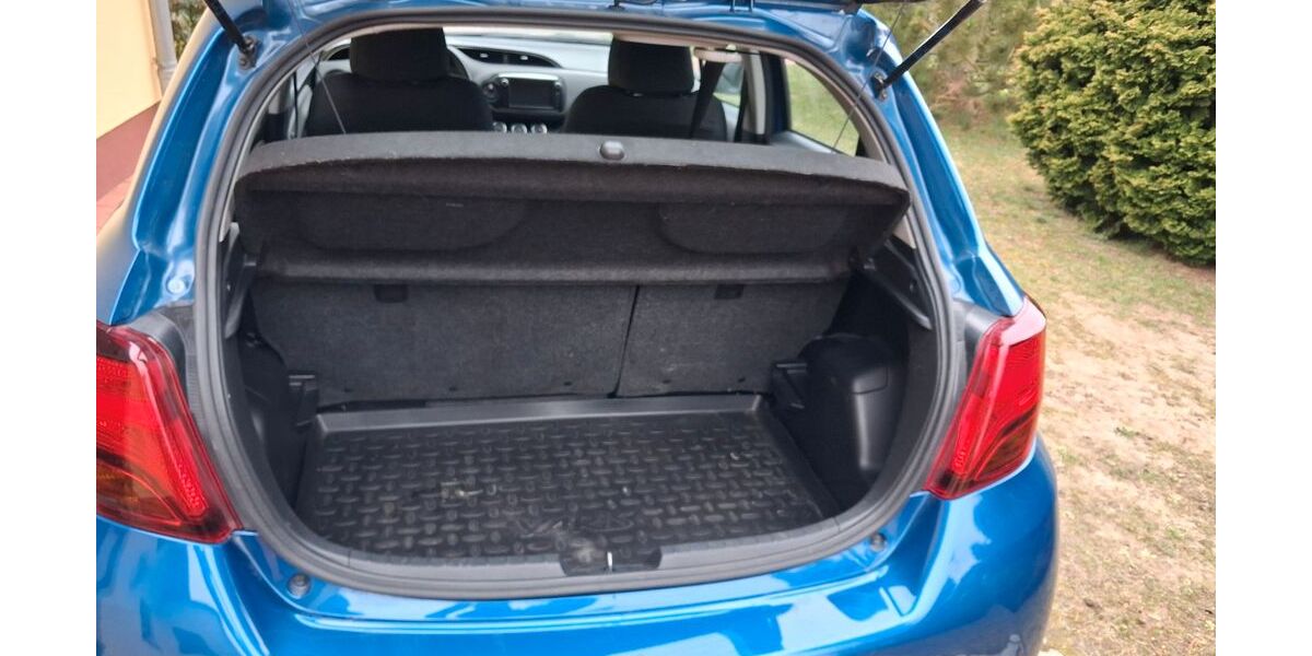 Toyota Yaris 21.000 km 10.000 &euro; Gützkow 17506