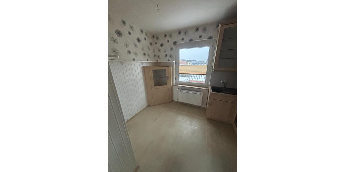 Etagenwohnung Jarmen - 5 Zimmer, 105 m&sup2;, 1.000&euro; | Angebot:25045792