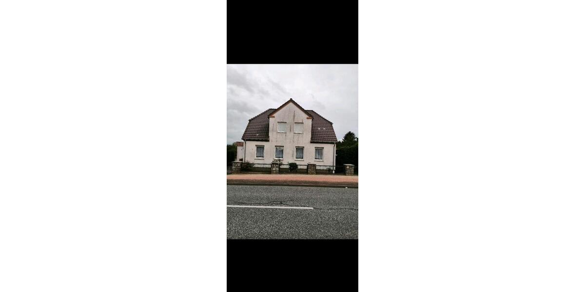 Einfamilienhaus Grimmen - 7 Zimmer, 130 m&sup2;, 160.000&euro; | Angebot:26415138