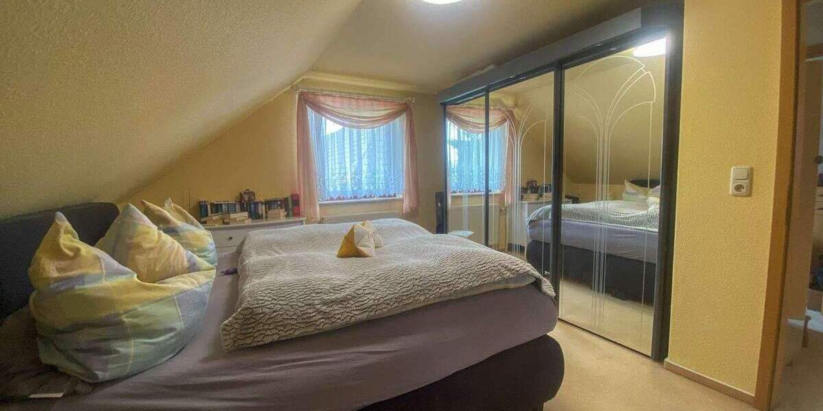 Einfamilienhaus Splietsdorf - 7 Zimmer, 220 m&sup2;, 330.000&euro; | Angebot:25668637