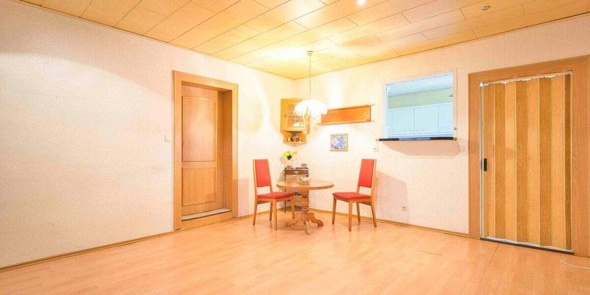 Doppelhaushälfte Züssow - 7 Zimmer, 183 m&sup2;, 195.000&euro; | Angebot:25650600