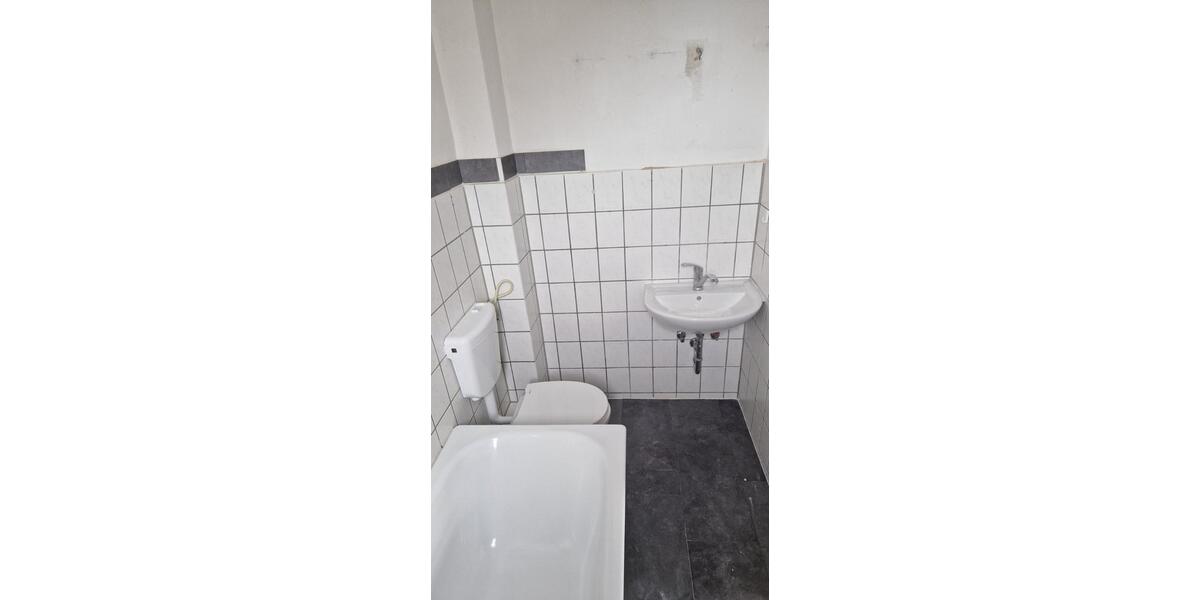 Etagenwohnung Jarmen - 3 Zimmer, 87 m&sup2;, 450&euro; | Angebot:25236875