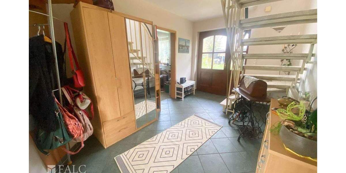 Einfamilienhaus Splietsdorf - 7 Zimmer, 220 m&sup2;, 330.000&euro; | Angebot:25668637