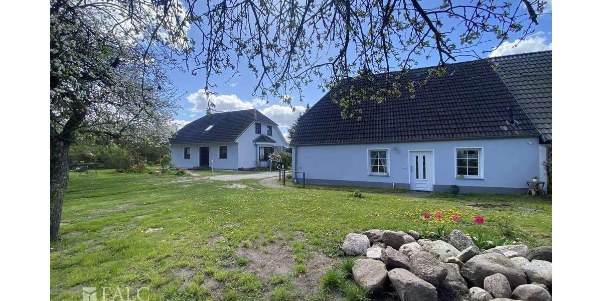 Einfamilienhaus Splietsdorf - 7 Zimmer, 220 m&sup2;, 330.000&euro; | Angebot:25668637