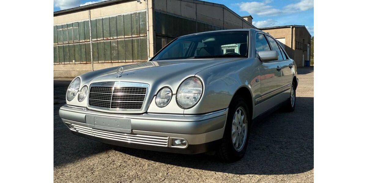 Mercedes-Benz E 200 42.800 km 11.750 &euro; Diedrichshagen 17498