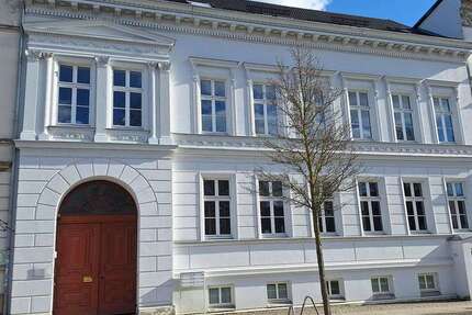 Wohnung Greifswald - 2 Zimmer, 83 m&sup2;, 1.088&euro; | Angebot:26023029