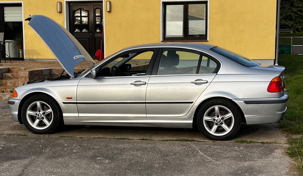 BMW 320 158.280 km 3.900 &euro; Sundhagen - Tremt 18519