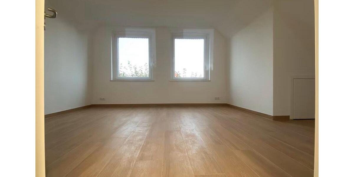 Dachgeschoßwohnung Greifswald - 4 Zimmer, 94 m&sup2;, 1.100&euro; | Angebot:26512023