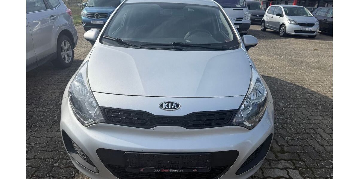Kia Rio 82.602 km 7.490 &euro; Greifswald 17489