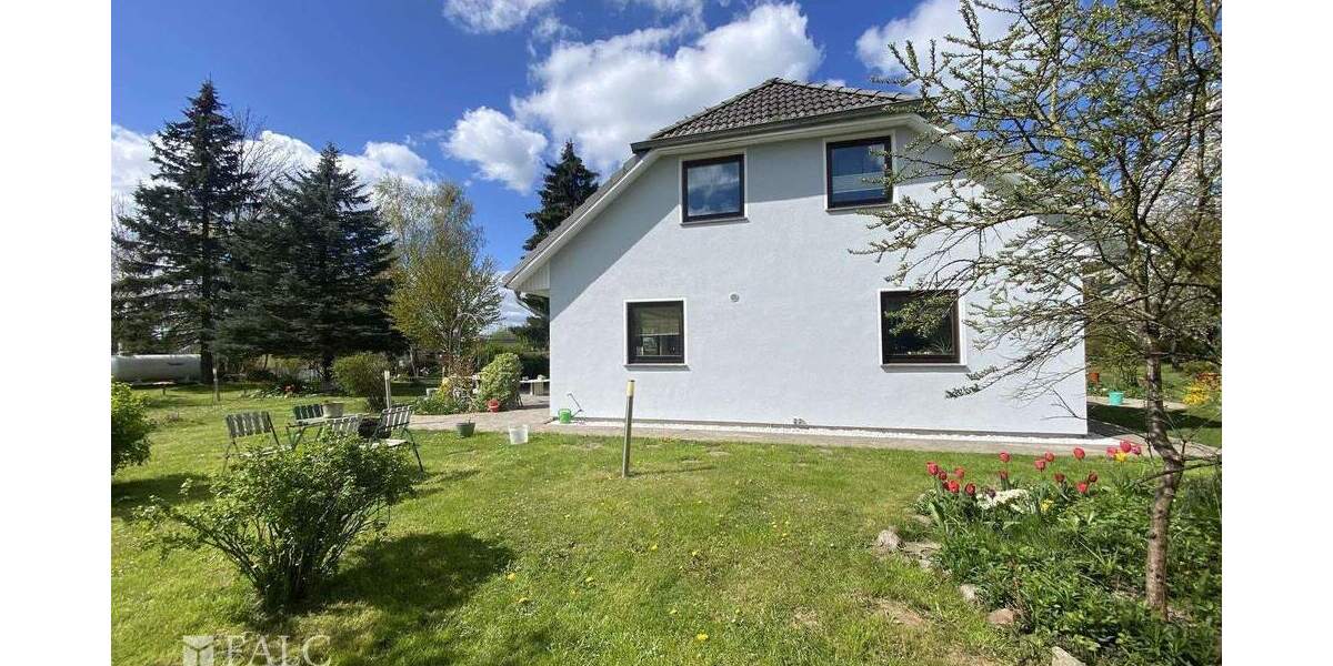 Einfamilienhaus Splietsdorf - 7 Zimmer, 220 m&sup2;, 330.000&euro; | Angebot:25668637