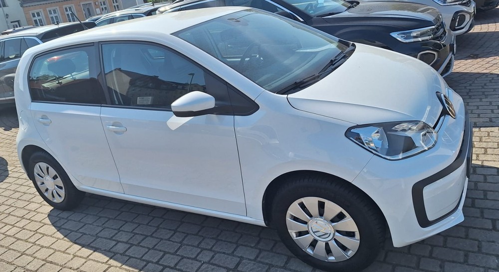 VW UP 18.500 km 8.500 &euro; Greifswald 17489