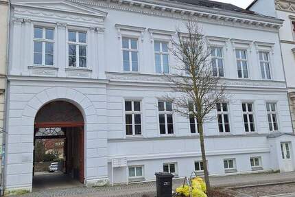 Wohnung Greifswald Innenstadt - 2 Zimmer, 83 m&sup2;, 1.088&euro; | Angebot:25834707