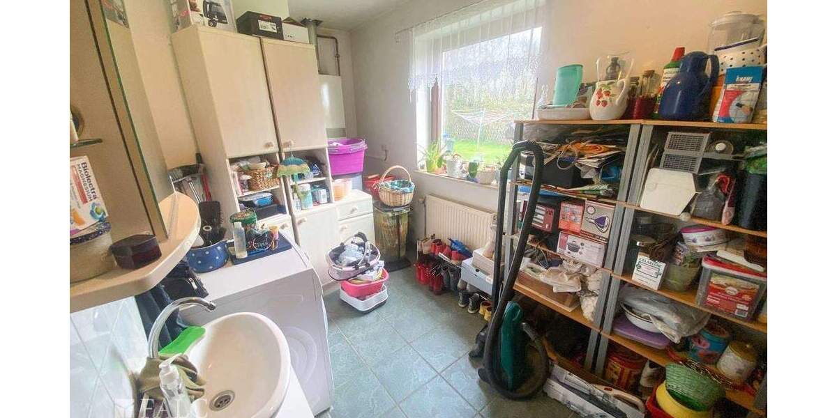 Einfamilienhaus Splietsdorf - 7 Zimmer, 220 m&sup2;, 330.000&euro; | Angebot:25668637