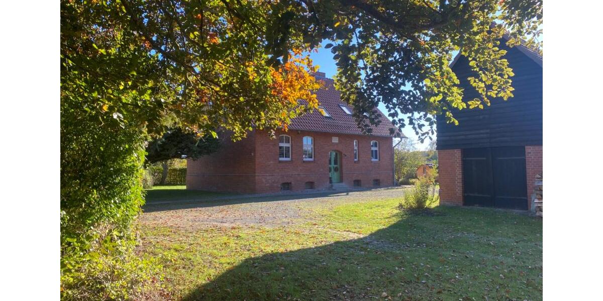 Einfamilienhaus Wittenhagen - 7 Zimmer, 150 m&sup2;, 460.000&euro; | Angebot:27243096