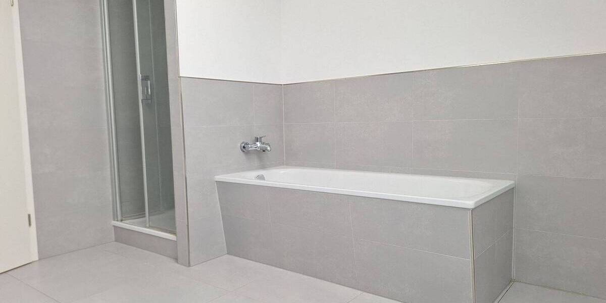 Etagenwohnung Greifswald Innenstadt - 2 Zimmer, 83 m&sup2;, 1.088&euro; | Angebot:25834707