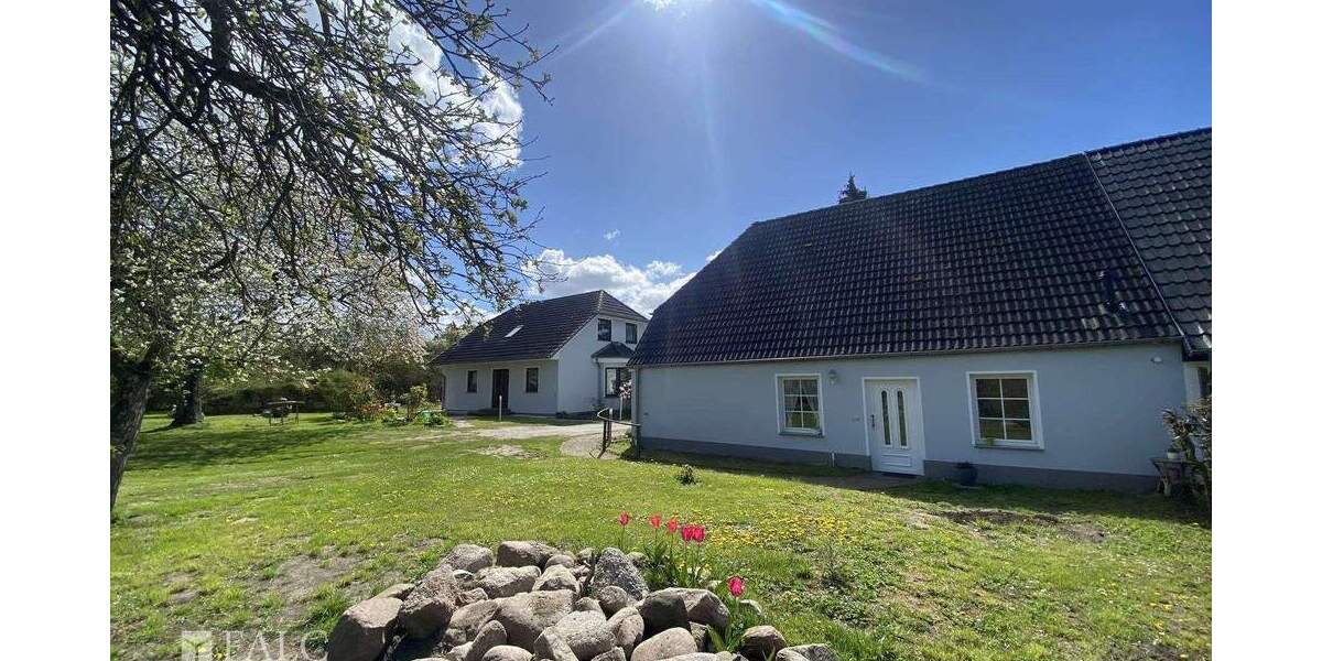 Einfamilienhaus Splietsdorf - 7 Zimmer, 220 m&sup2;, 330.000&euro; | Angebot:25668637