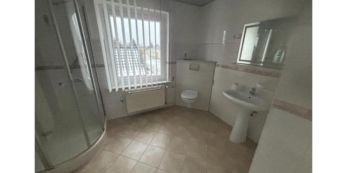 Etagenwohnung Jarmen - 5 Zimmer, 105 m&sup2;, 1.000&euro; | Angebot:25045792