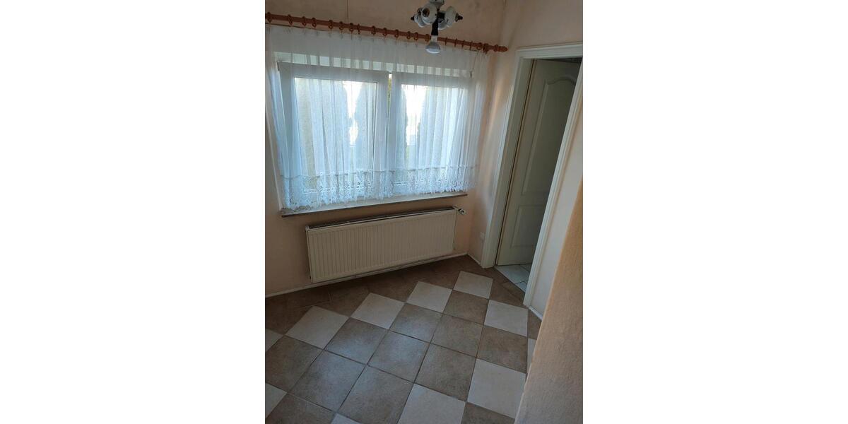 Einfamilienhaus Grimmen - 7 Zimmer, 130 m&sup2;, 160.000&euro; | Angebot:26415138