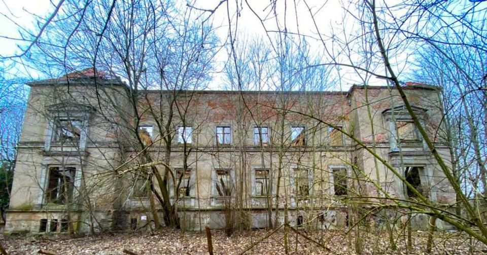 Villa Gützkow - 20 Zimmer, 1.500 m&sup2;, 129.000&euro; | Angebot:25271800