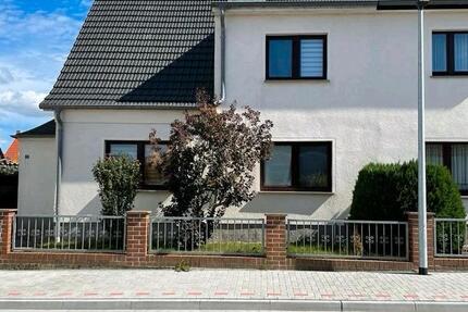 Haus Grimmen - 4 Zimmer, 110 m&sup2;, 950&euro; | Angebot:27624723