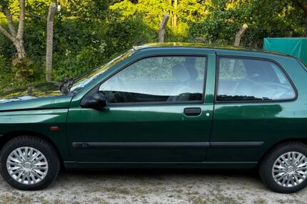 Renault Clio 94.711 km 1.900 &euro; Jarmen 17126