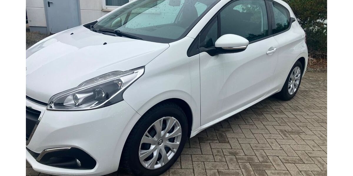 Peugeot 208 77.000 km 5.990 &euro; Greifswald 17489